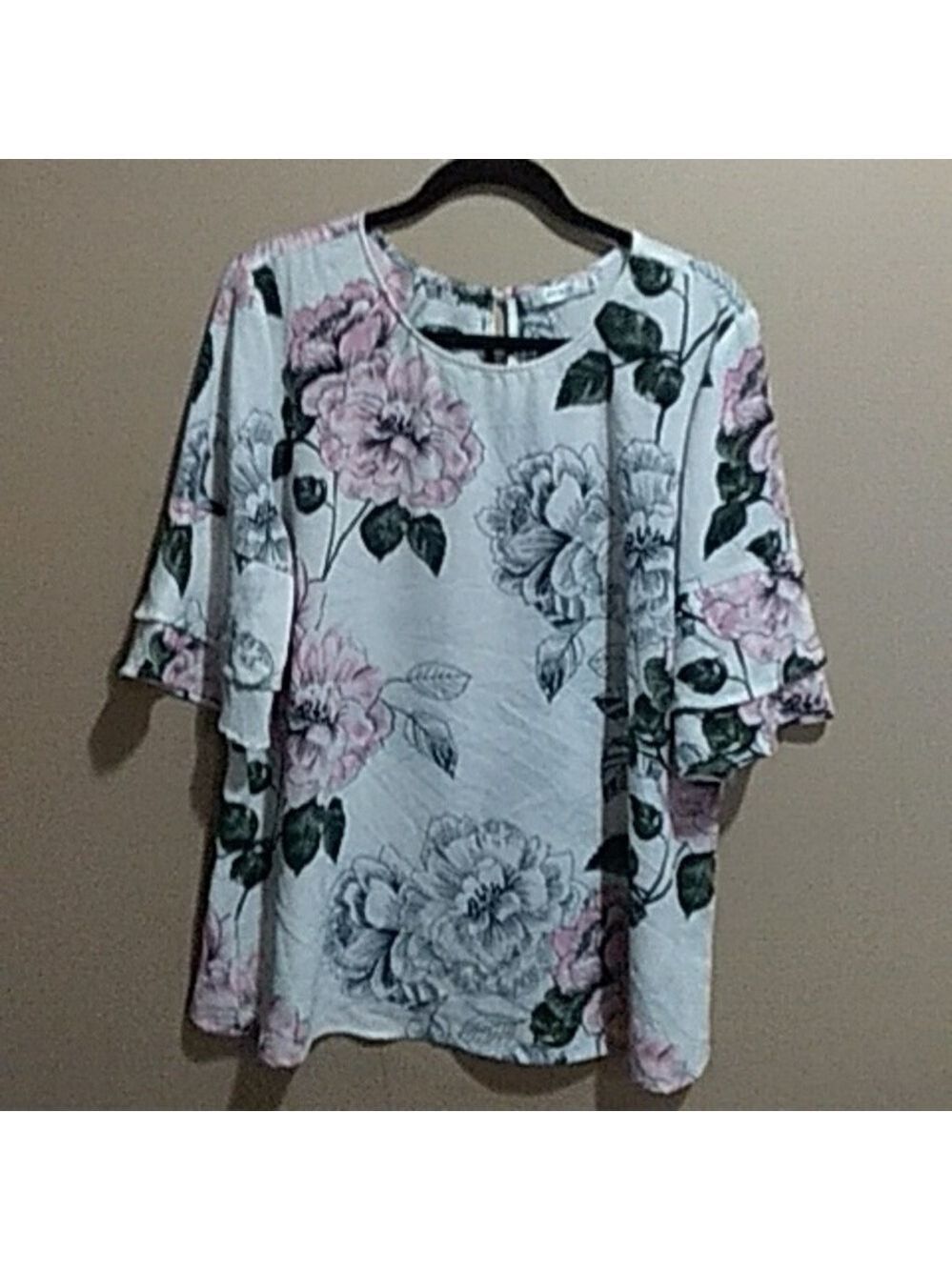 Ricki's top size 18